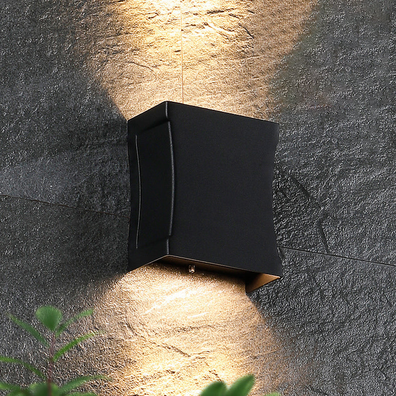 Nash Slim Outdoor Wall Sconce