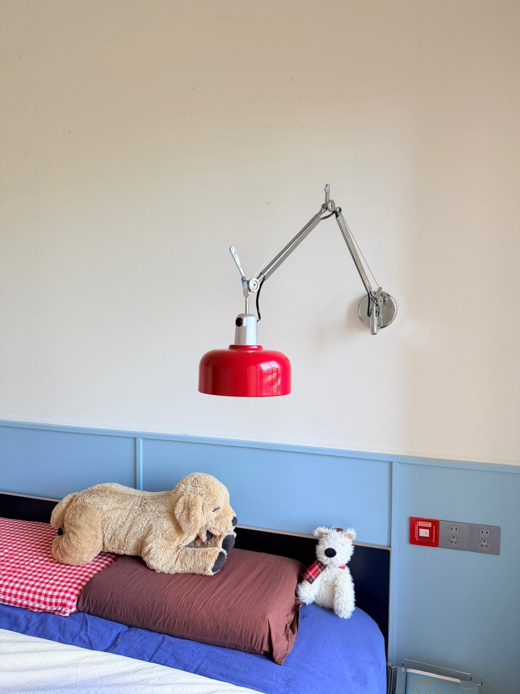 Pivot Hardwired Swing-Arm Wall Lamp