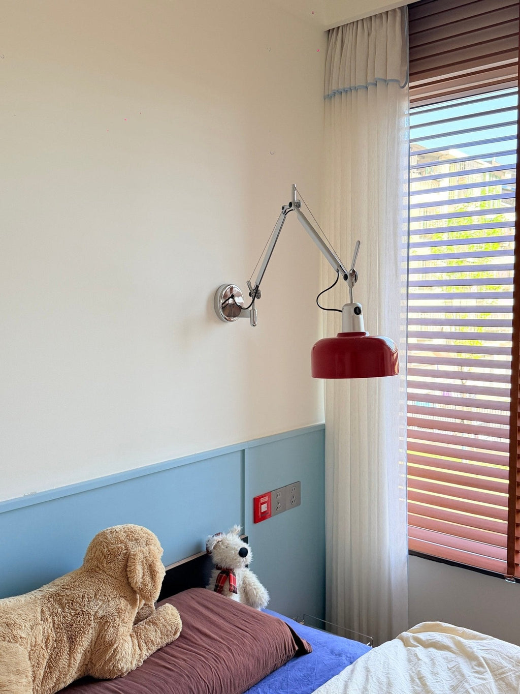 Pivot Hardwired Swing-Arm Wall Lamp