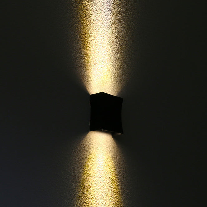 Nash Slim Outdoor Wall Sconce