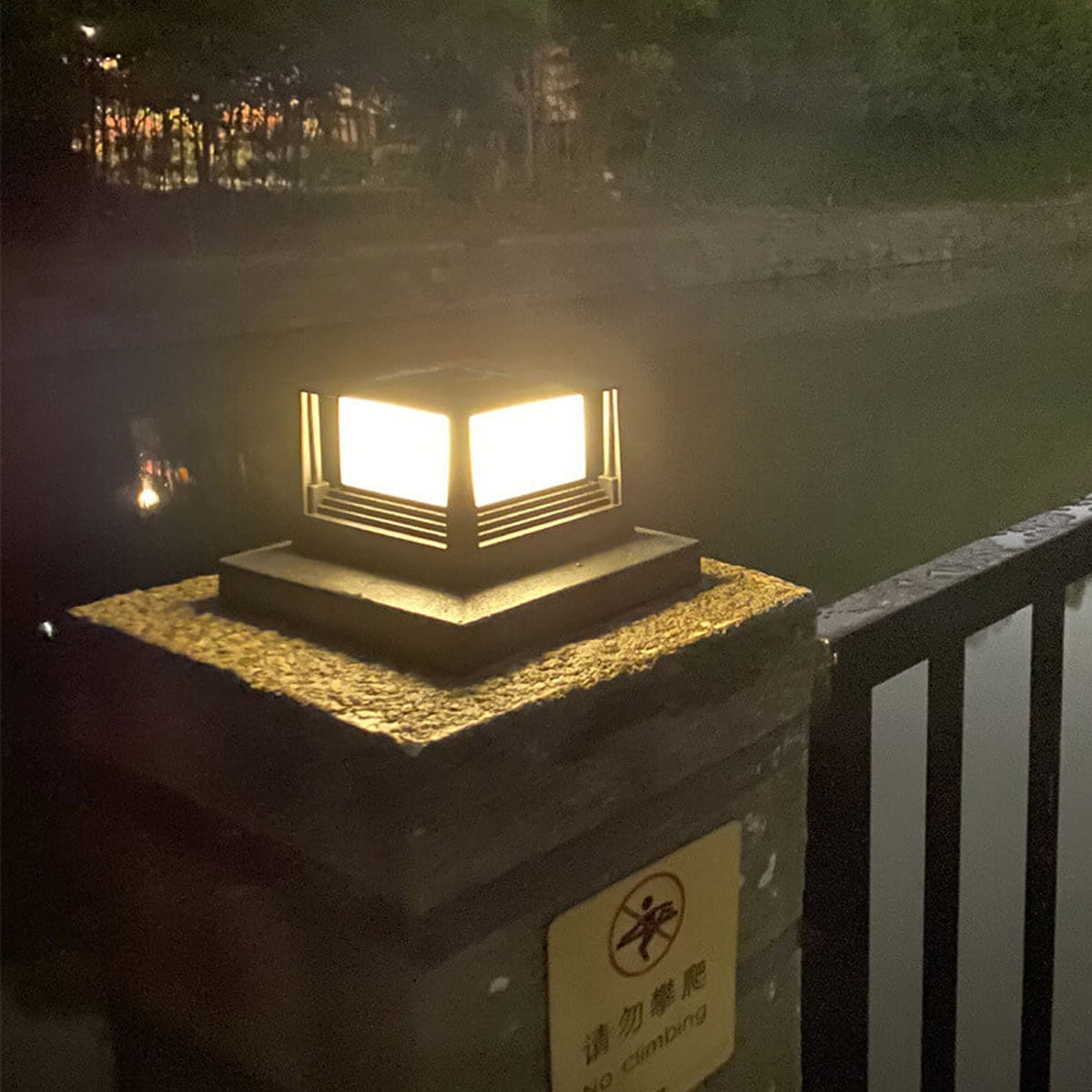 Cairn Solar Post Cap Light, Black White IP65 Waterproof Wireless Solar Fence Post Cap for 4x4 Deck Railing & Gate