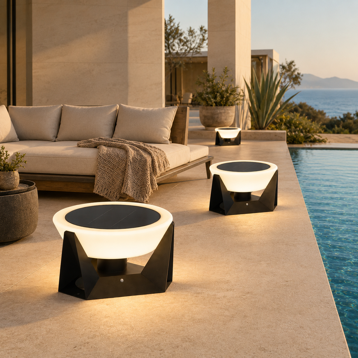 RIRZ HALO Solar Outdoor Lamp
