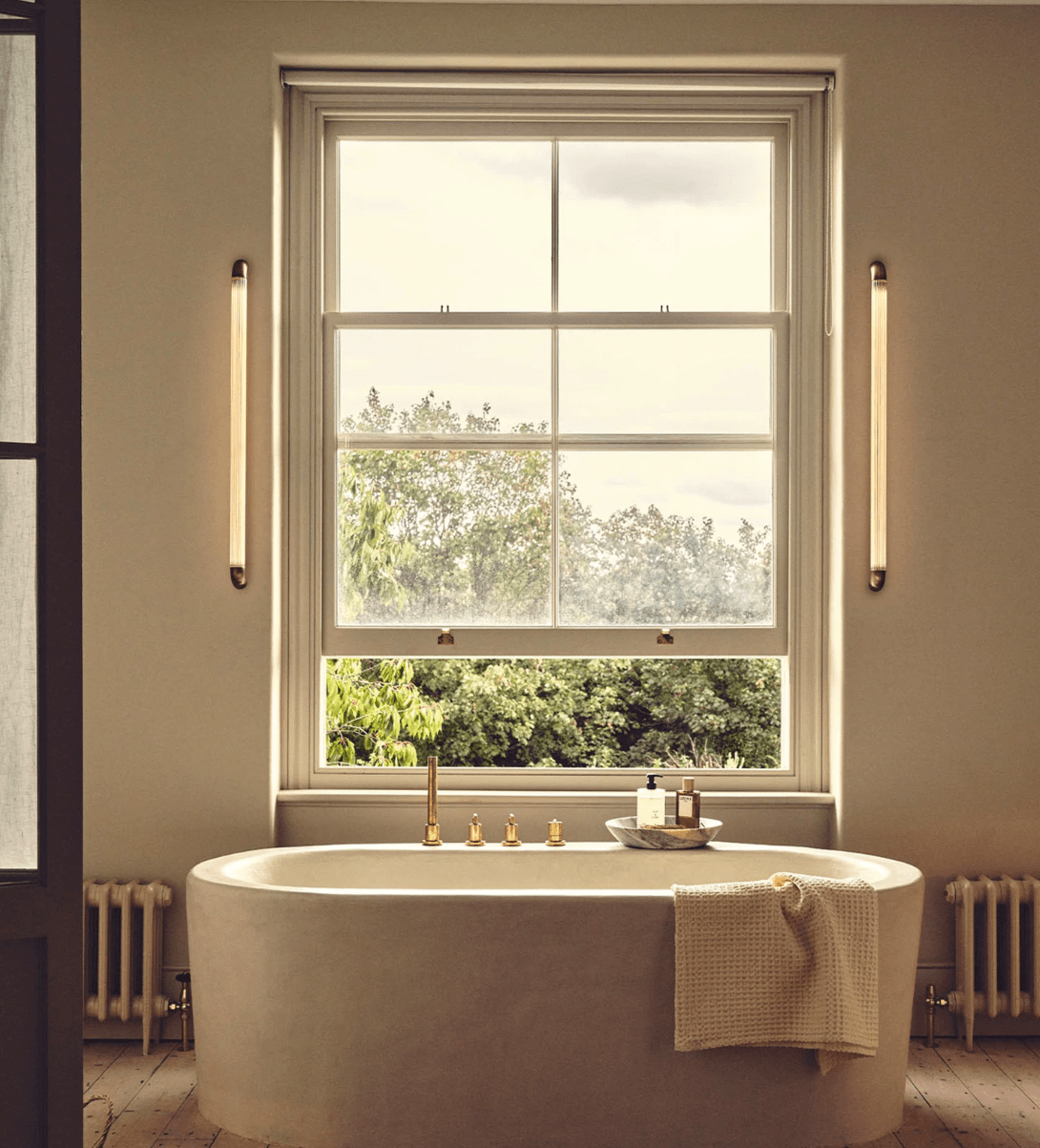 Aurevane Ribbed Glass Wall Sconce