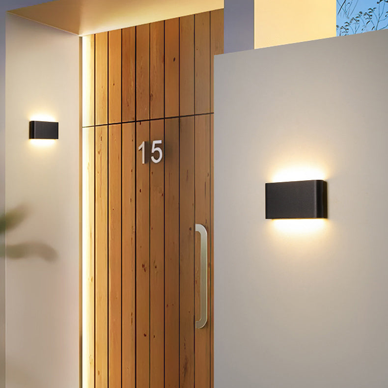 Fenwick Compact Outdoor Sconce