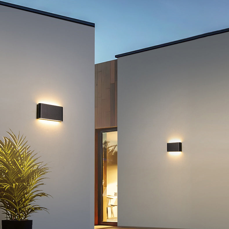 Fenwick Compact Outdoor Sconce