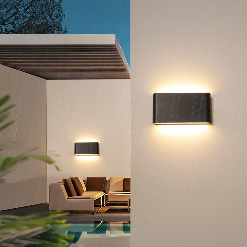 Fenwick Compact Outdoor Sconce