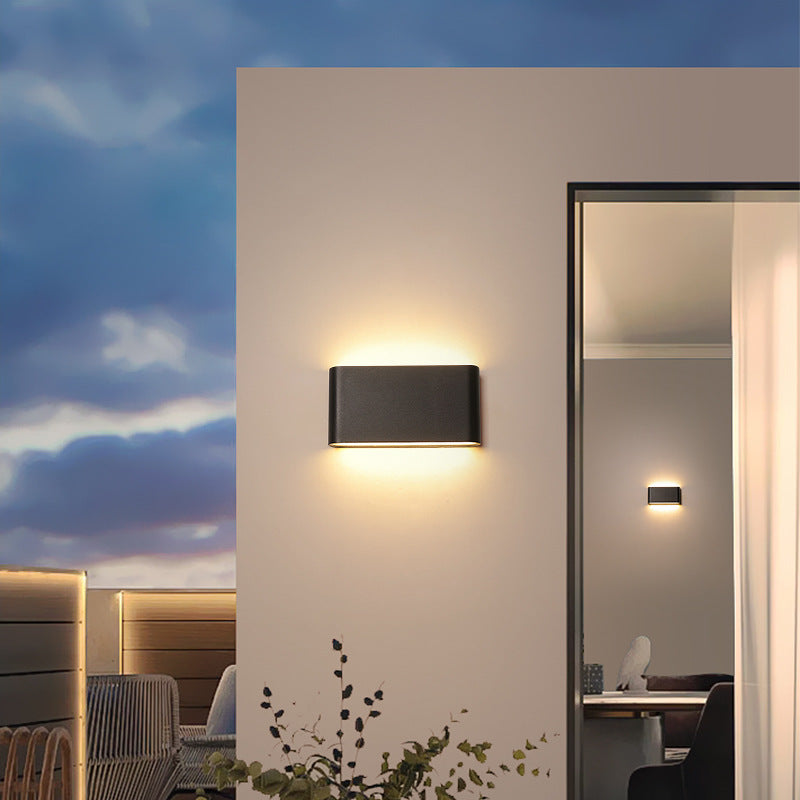 Fenwick Compact Outdoor Sconce