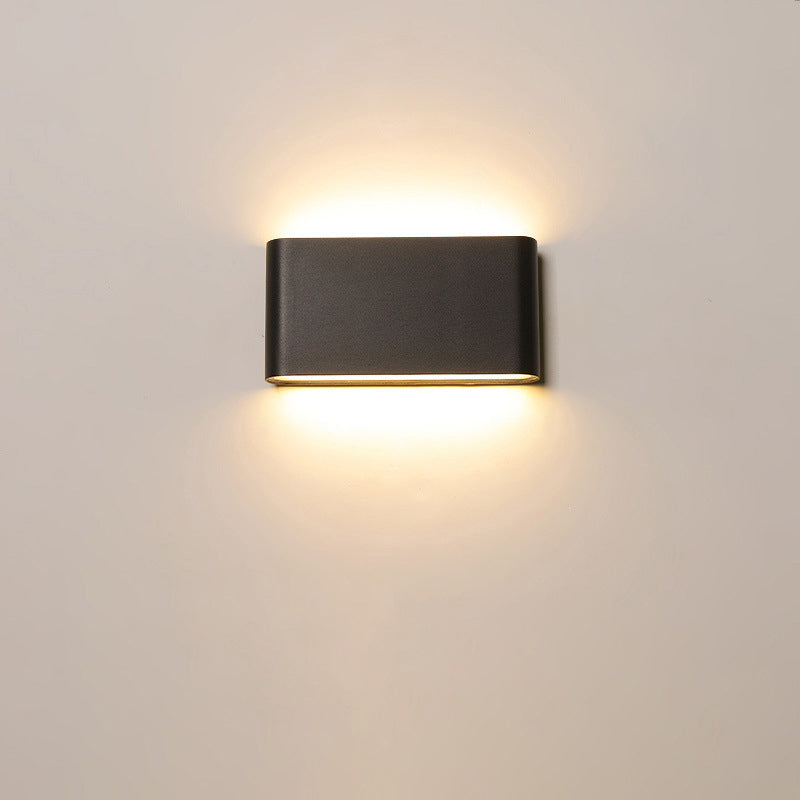Fenwick Compact Outdoor Sconce