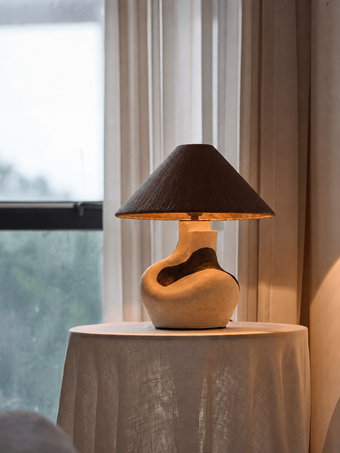 Mirea Sculptural Art Table Lamp
