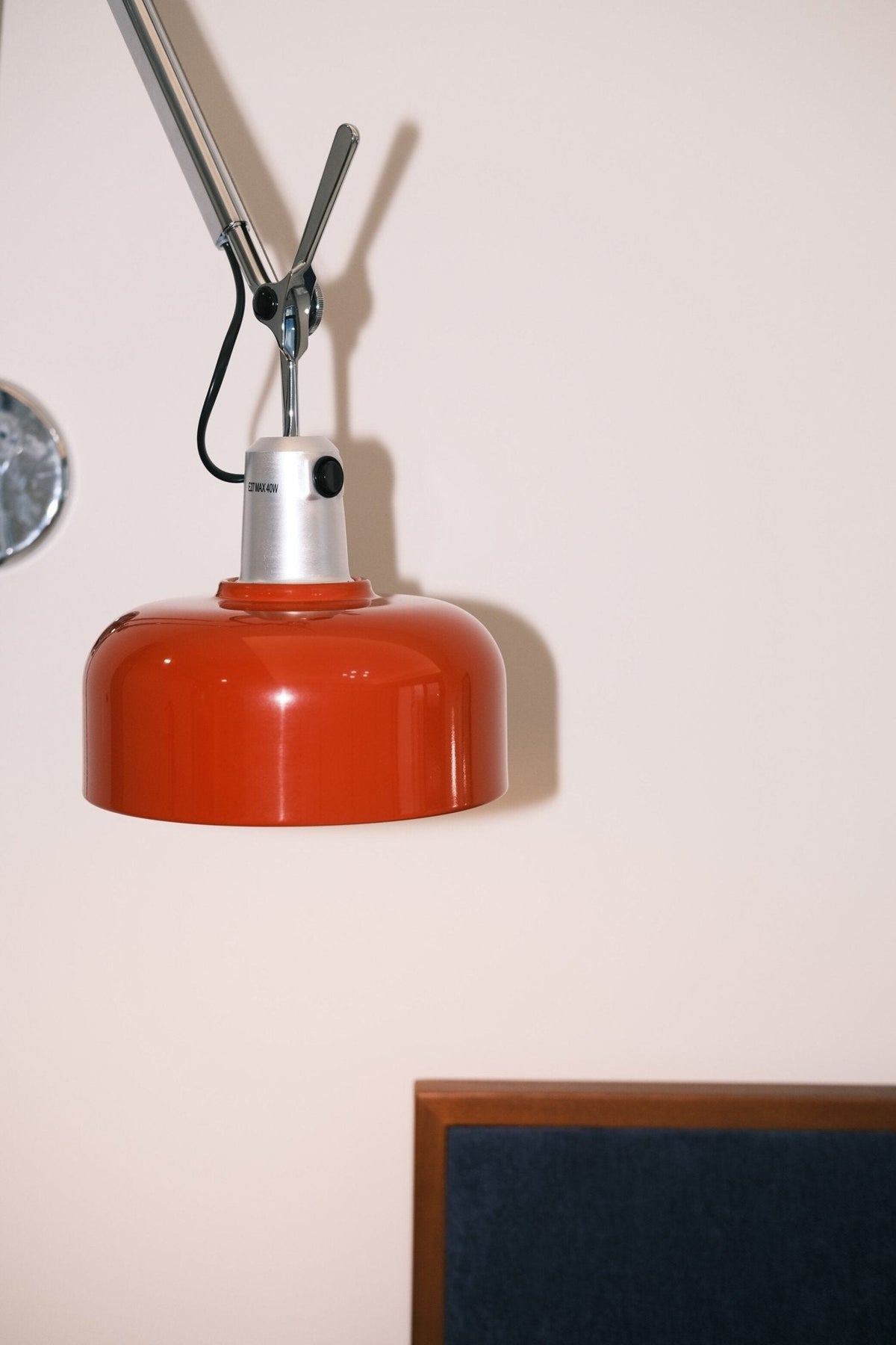 Pivot Swing-Arm Wall Lamp