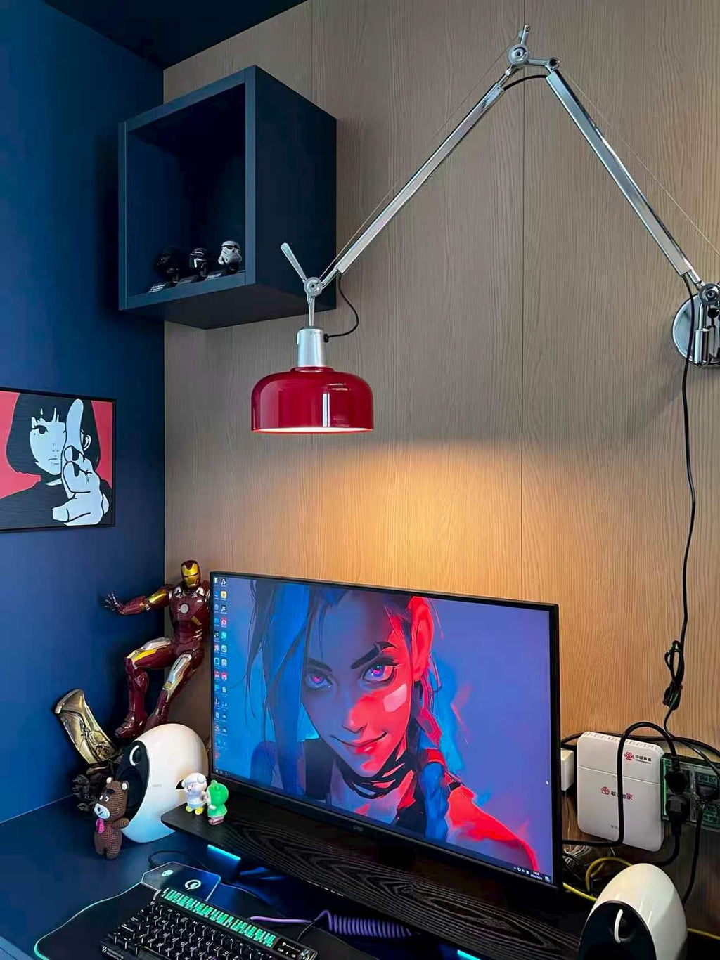Pivot Swing-Arm Wall Lamp