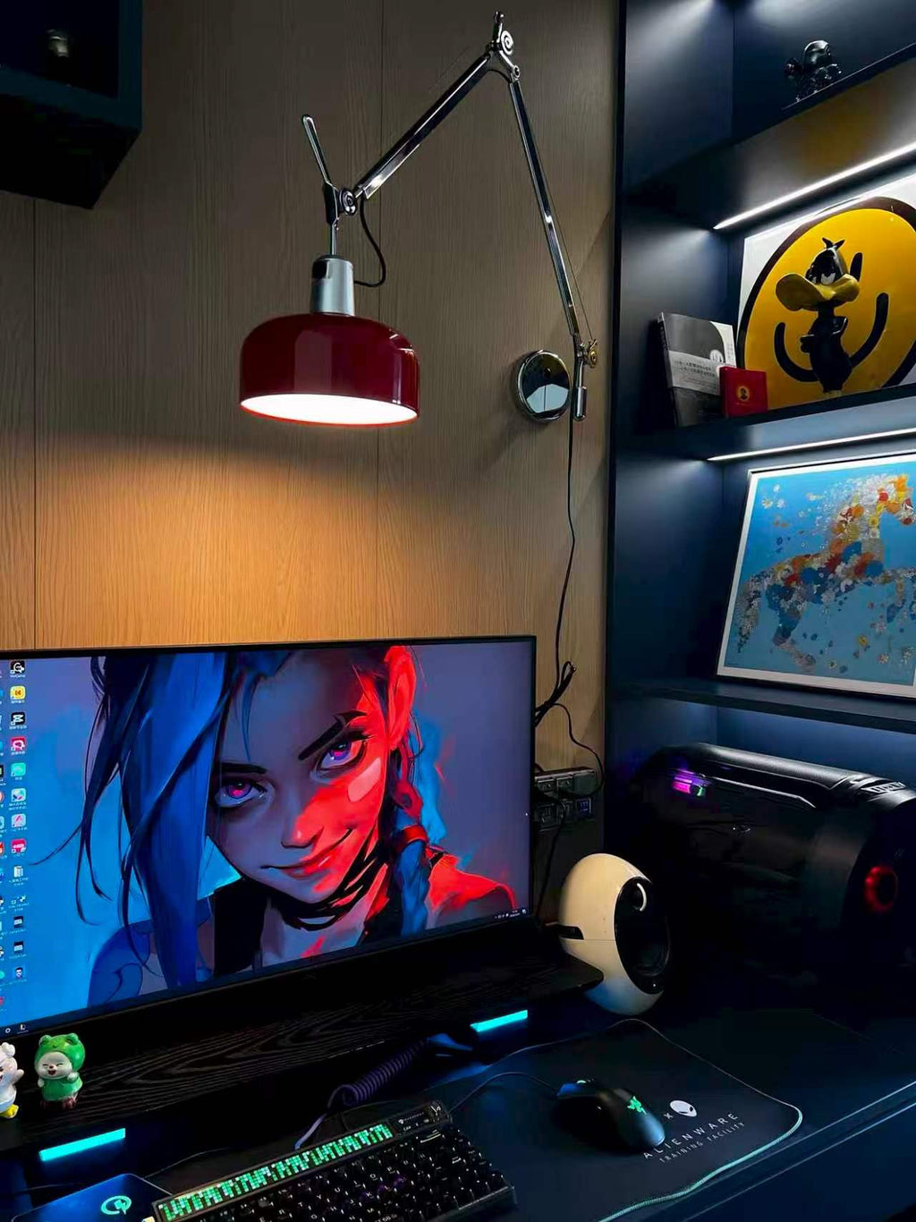 Pivot Swing-Arm Wall Lamp